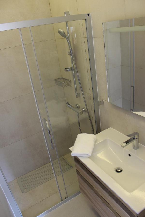 Apartment Amazing Galeb In *